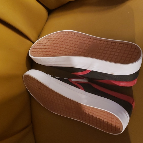 Hand painted slip on shoes - Picture 3 of 3